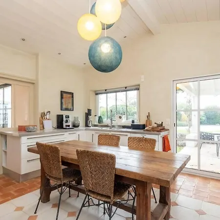 Maison Galerie Dans Un Jardin De 1200m2 *